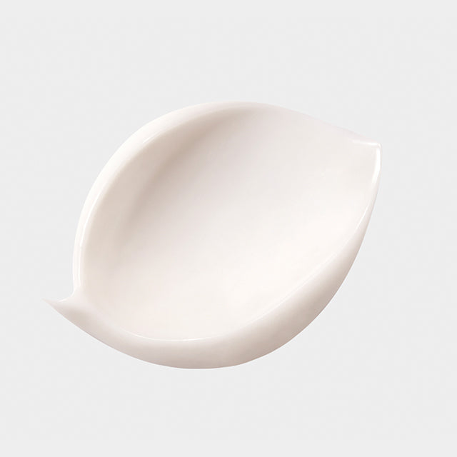 Texture of SULWHASOO Essential Comfort Firming Cream | K-Beauty Blossom USA