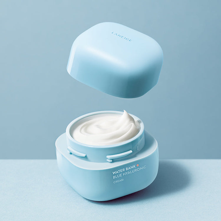 texture of LANEIGE Water Bank Blue Hyaluronic Cream (Normal to Dry Skin) | K-Beauty Blossom USA